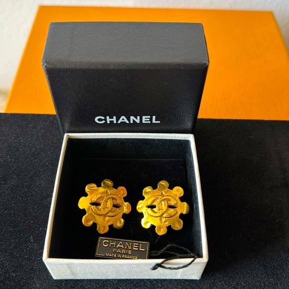 CHANEL Jewelry - Chanel RARE 24k Gold Plated Clip on Earrings with Box in Excellent Condition